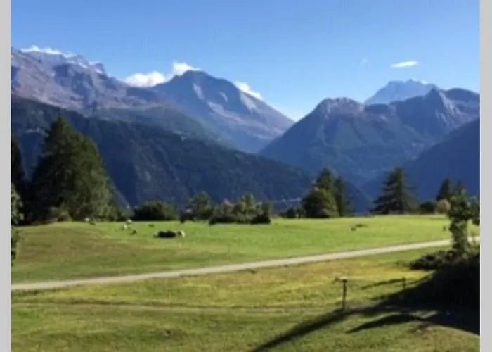 Idyllisches Inmitten Der Walliser Bergwelt *
