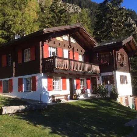 Idyllisches Inmitten Der Walliser Bergwelt 利德阿尔卑斯