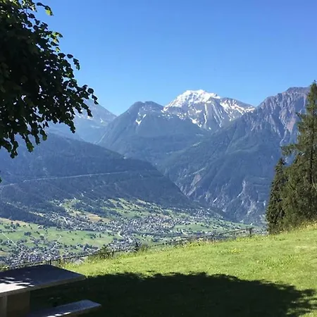 Idyllisches Inmitten Der Walliser Bergwelt *