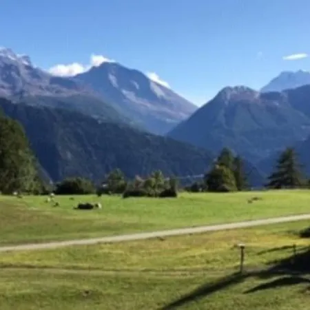 Idyllisches Inmitten Der Walliser Bergwelt *